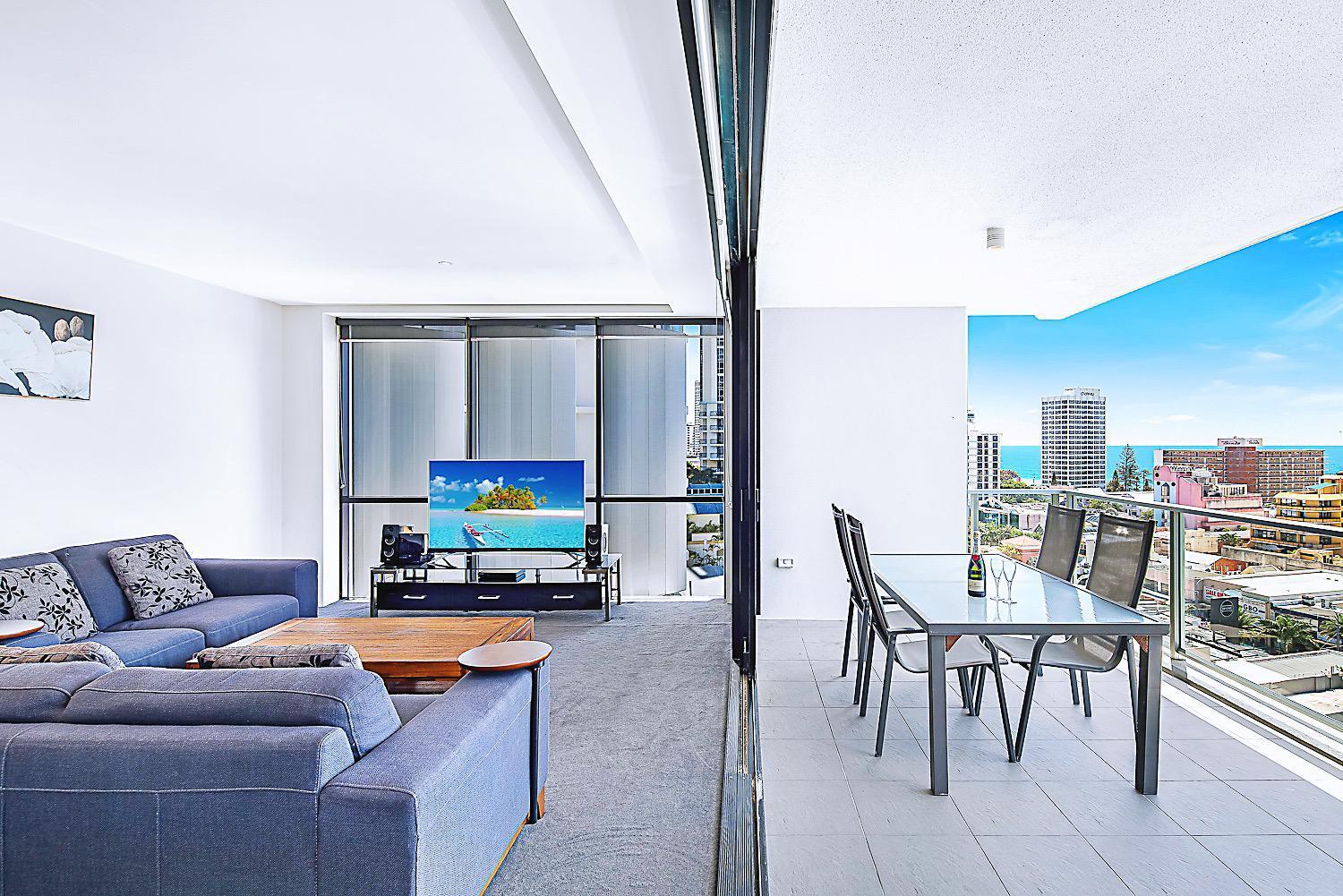 Circle On Cavill Surfers Paradise Apartments-Holiday Paradise Gold Coast Room photo